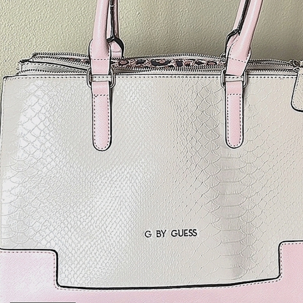 GUESS G by Guess Cream Beige Pink Bag Purse Shoulder Faux Snake Embossed EUC